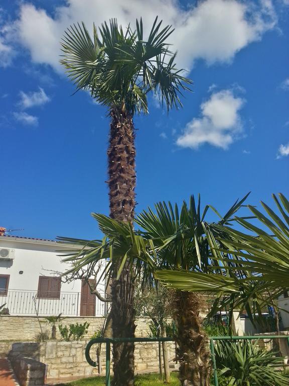 Villa Lara Karojba Ruang foto